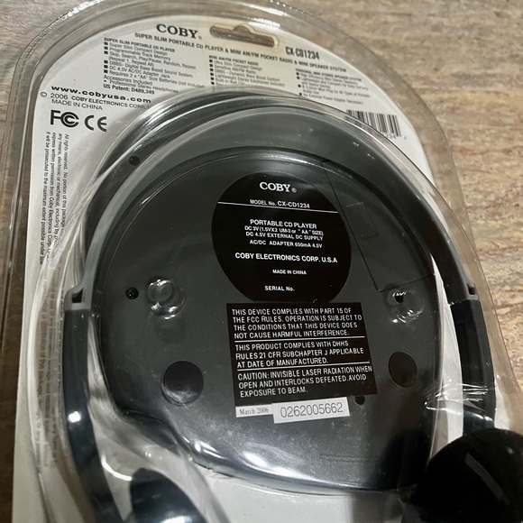 New Coby CX-CD1234 personal portable CD player mini AM/FM radio & mini speakers - Picture 11 of 16